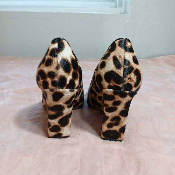 Vince Camuto Brown and Black Heels with Animal Print - Picture 5 of 9